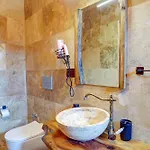 Hotel Ceran Stone House *