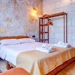 Hotel Ceran Stone House *