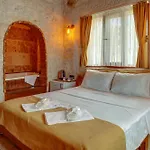 Ceran Stone House *