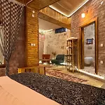 Ceran Stone House Hotel
