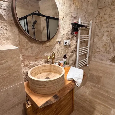 Ceran Stone House