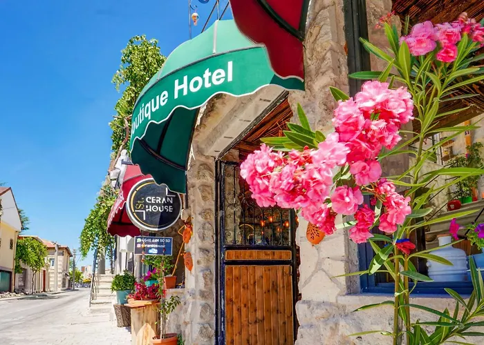 Hotel Ceran Stone House