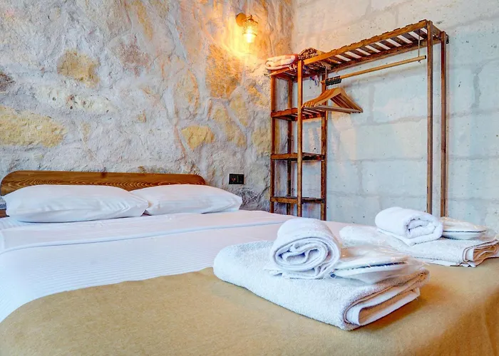 Ceran Stone House Hotel *