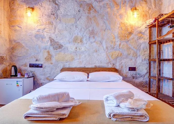 Ceran Stone House Hotel *